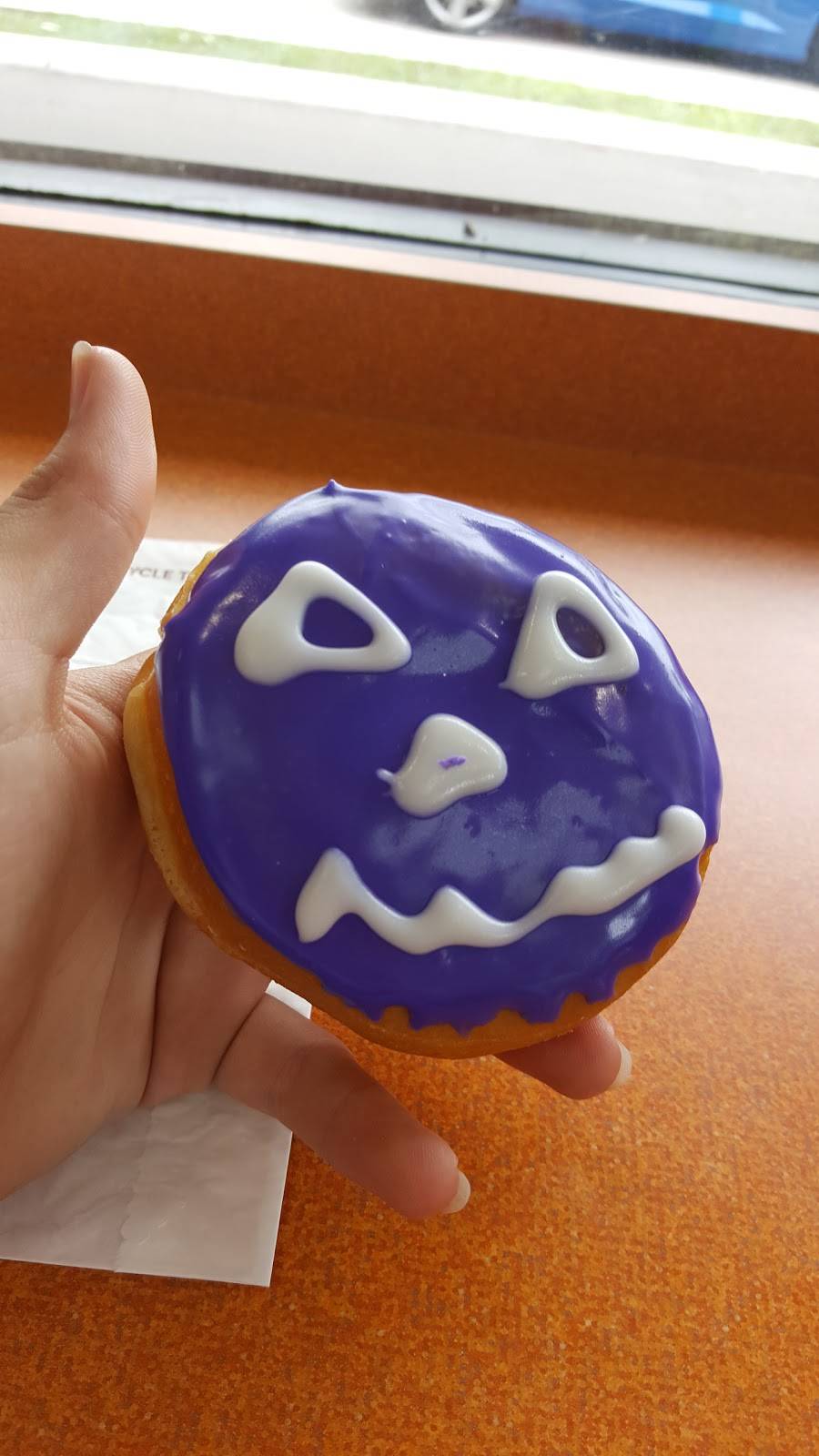 Dunkin | bakery | 18714 NW 67th Ave, Miami, FL 33015, USA | 3056210202 OR +1 305-621-0202