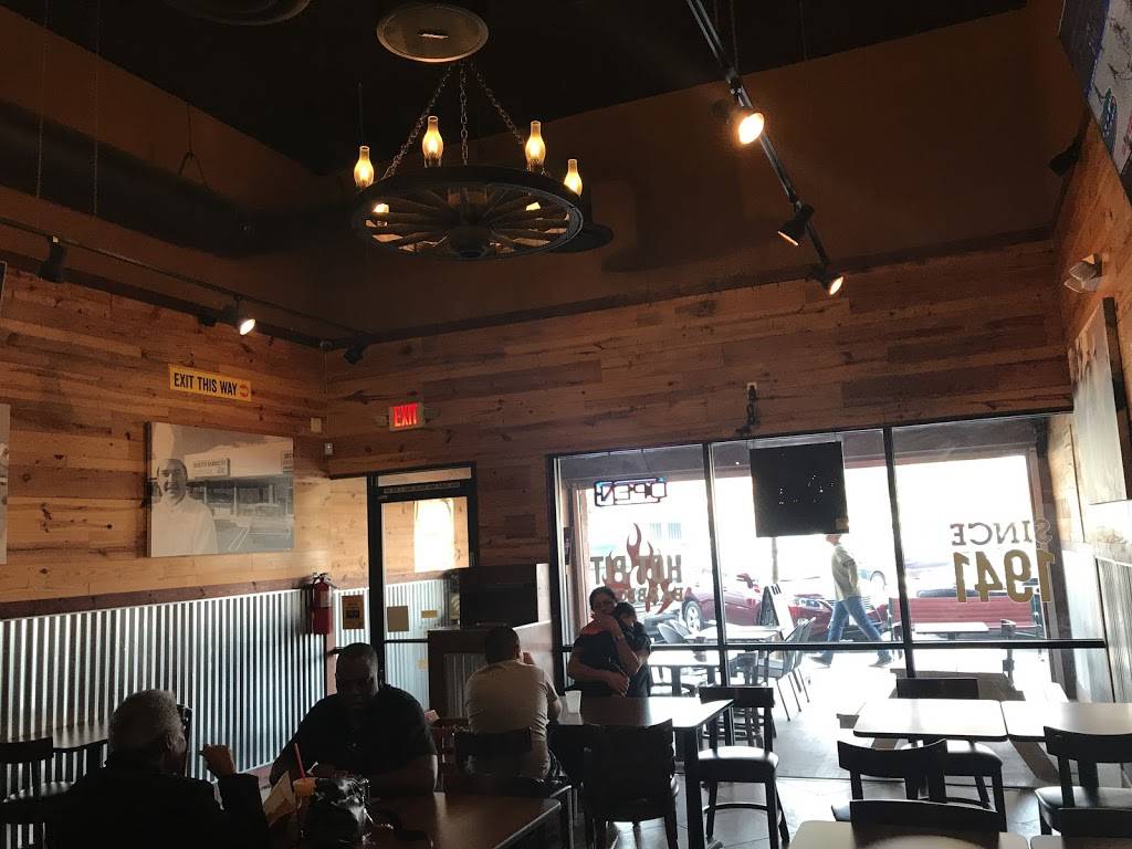 Dickeys Barbecue Pit | restaurant | 227 E Main St, Visalia, CA 93291, USA | 5597321510 OR +1 559-732-1510