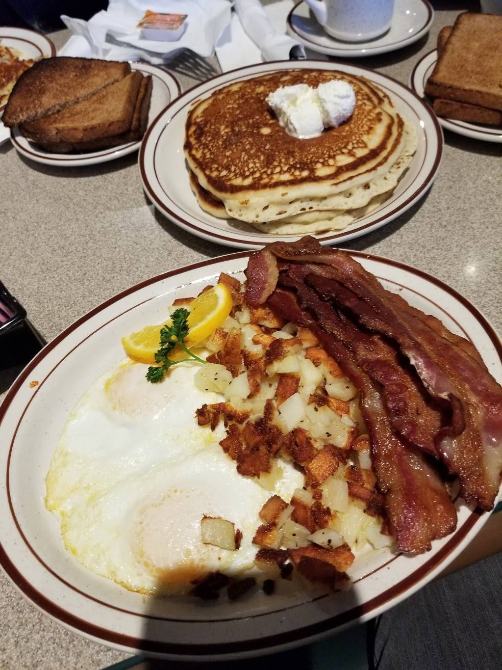 Old River Grill, LLC | restaurant | 9500 Brimhall Rd #301, Bakersfield, CA 93312, USA | 6613682440 OR +1 661-368-2440