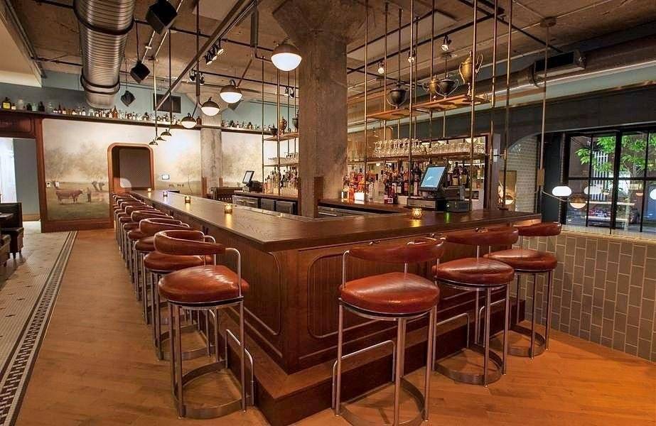 Swift & Sons | restaurant | 1000 W Fulton Market, Chicago, IL 60607, USA | 3127339420 OR +1 312-733-9420