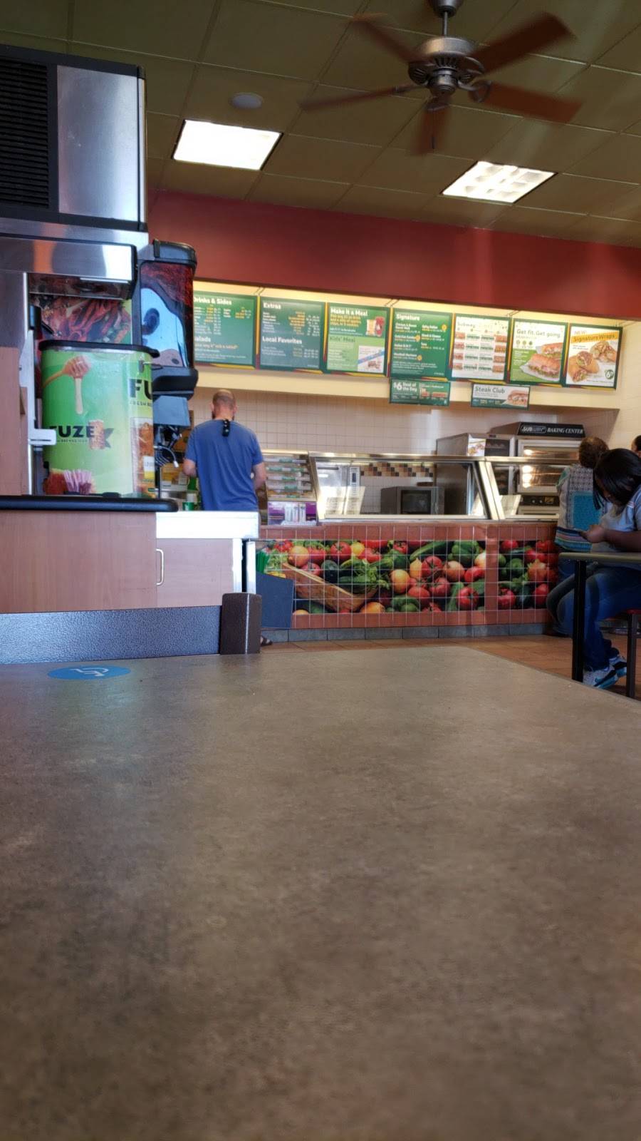 Subway Restaurants | restaurant | 118 W 10th St B, Tracy, CA 95376, USA | 2098352006 OR +1 209-835-2006