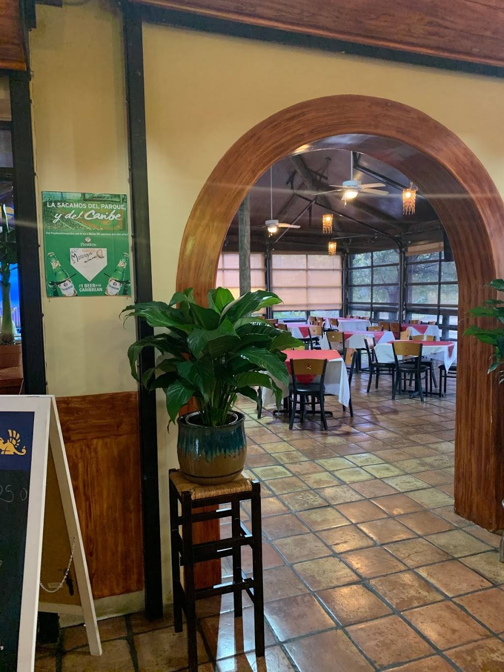 Barco latino restaurant | restaurant | 13705 Veterans Memorial Dr, Houston, TX 77066, USA | 2817521697 OR +1 281-752-1697