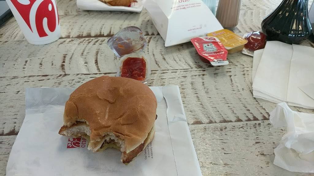 Chick-fil-A | restaurant | 1137 Battlefield Pkwy, Fort Oglethorpe, GA 30742, USA | 7068581072 OR +1 706-858-1072