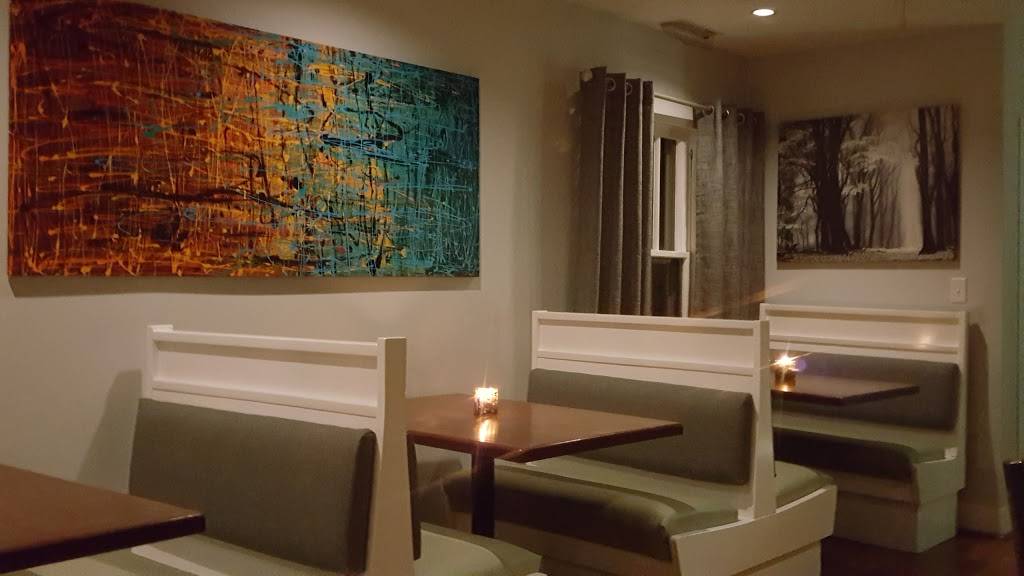 Crab N Que | restaurant | St. Michaels, 207 N Talbot St, St Michaels, MD 21663, USA | 4107458064 OR +1 410-745-8064