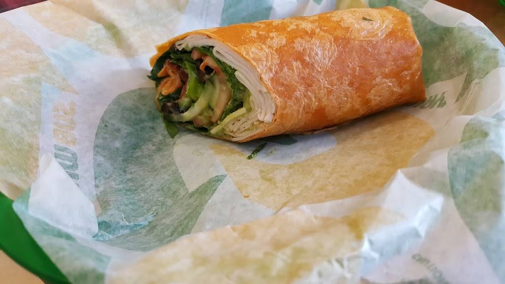 Subway Restaurants | restaurant | 2431 W Florida Ave, Hemet, CA 92545, USA | 9519251475 OR +1 951-925-1475
