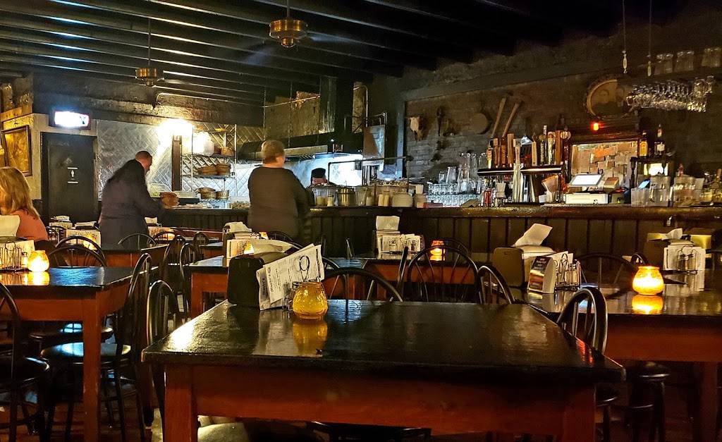 Moodys Pub | restaurant | 5910 N Broadway, Chicago, IL 60660, USA | 7733295694 OR +1 773-329-5694