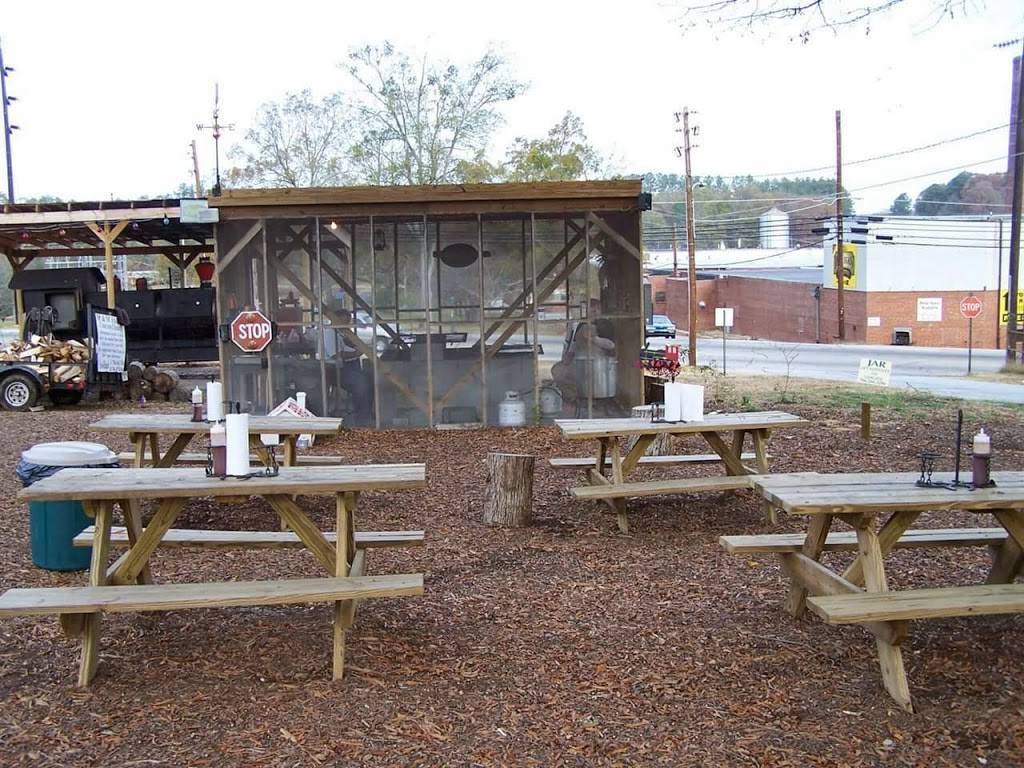 Iron Pig BBQ | restaurant | 121 Epps St, Jefferson, GA 30549, USA | 7062545622 OR +1 706-254-5622