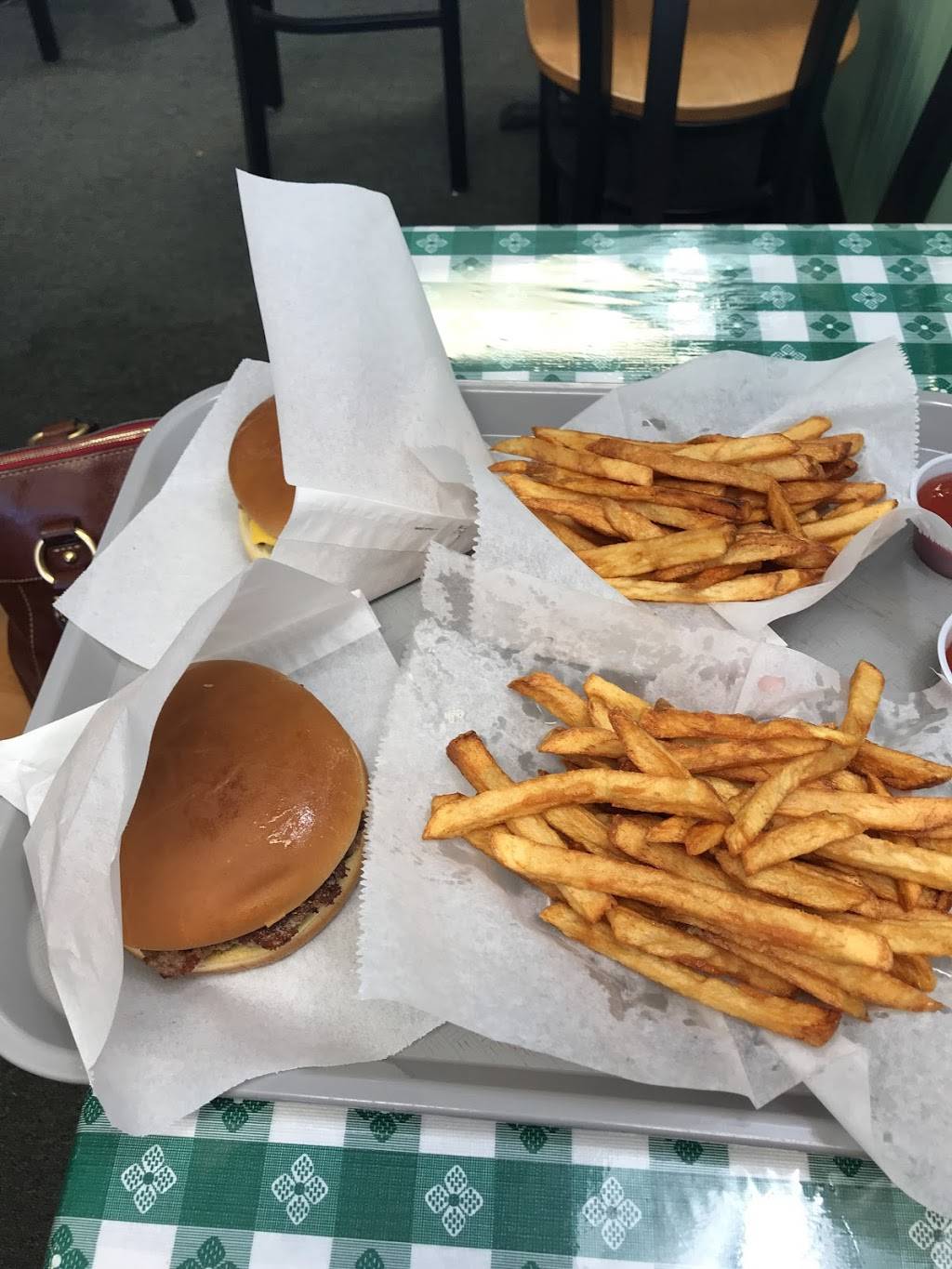 Little Mikes Hamburgers | restaurant | 6724 Northwest Expy, Oklahoma City, OK 73132, USA | 4057739997 OR +1 405-773-9997