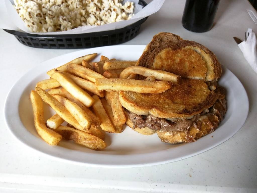 Hideaway Pub & Eatery | restaurant | 9643 S 76th St, Franklin, WI 53132, USA | 4145251950 OR +1 414-525-1950