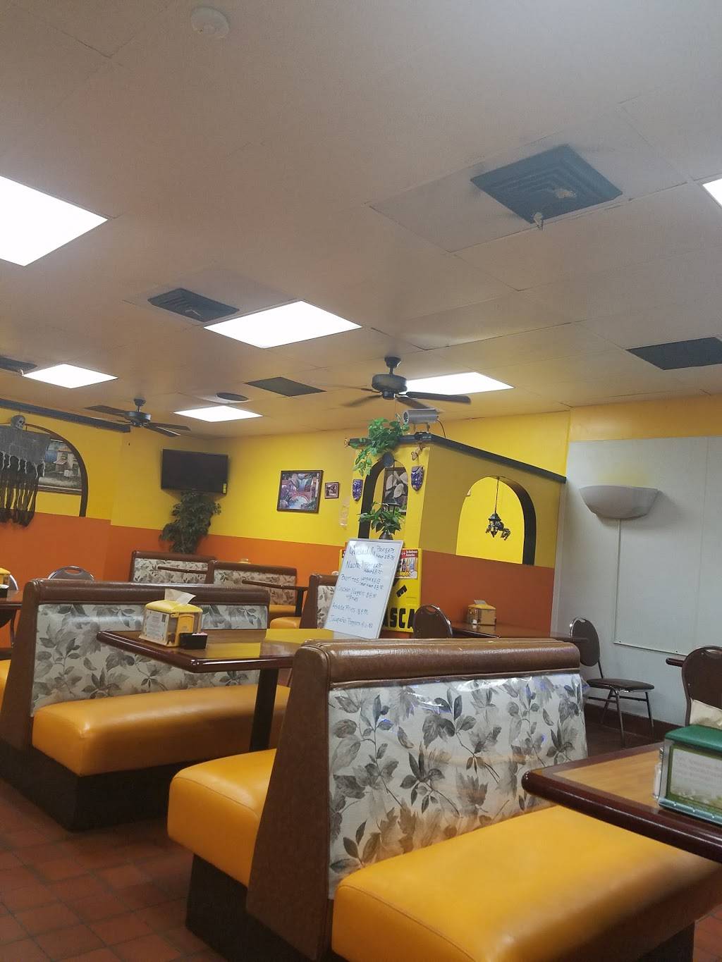 La Tarasca | restaurant | 82231 Indio Blvd, Indio, CA 92201, USA | 4422150123 OR +1 442-215-0123