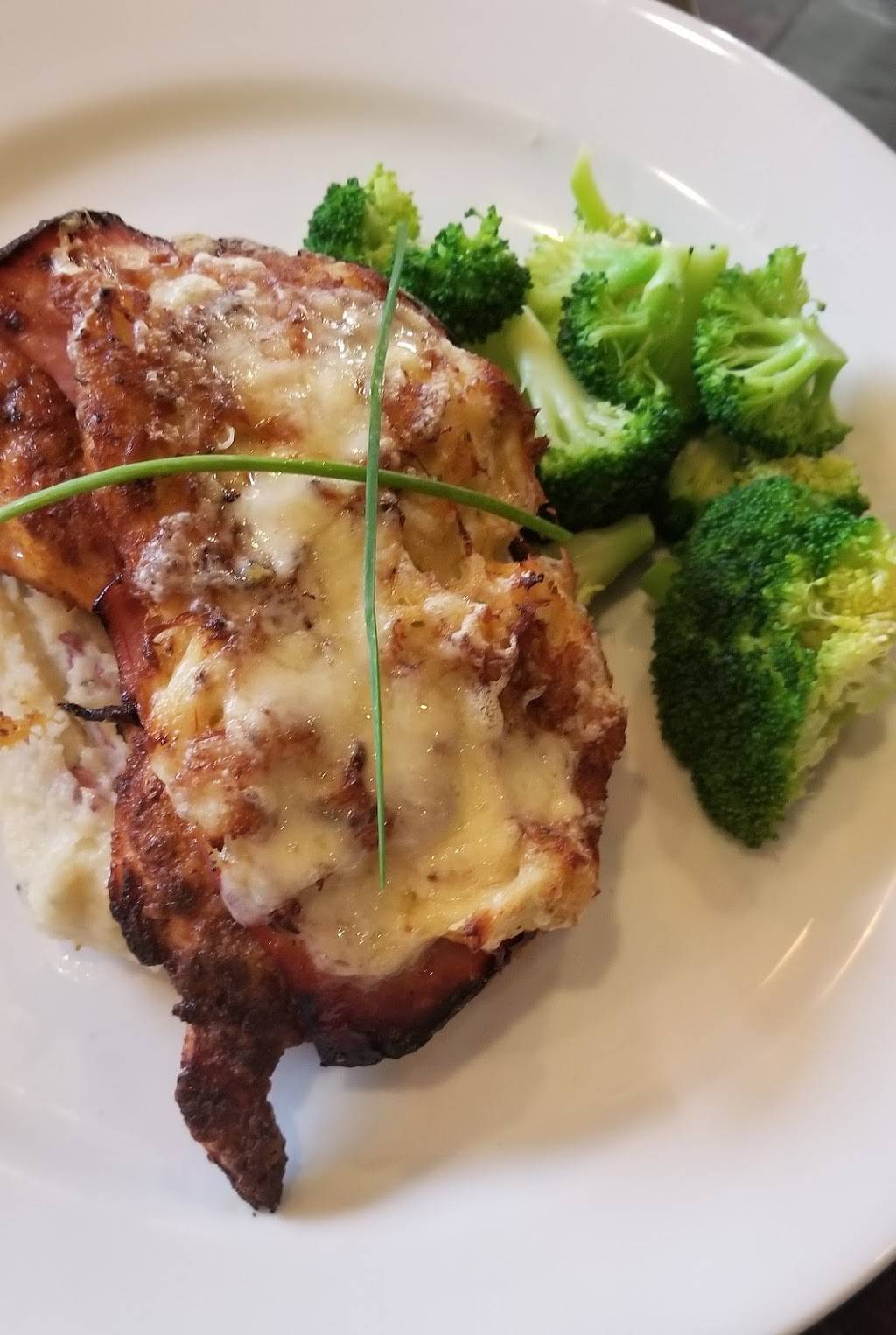 JVille Grille | restaurant | 3701 Federal Hill Rd, Jarrettsville, MD 21084, USA | 4106924888 OR +1 410-692-4888