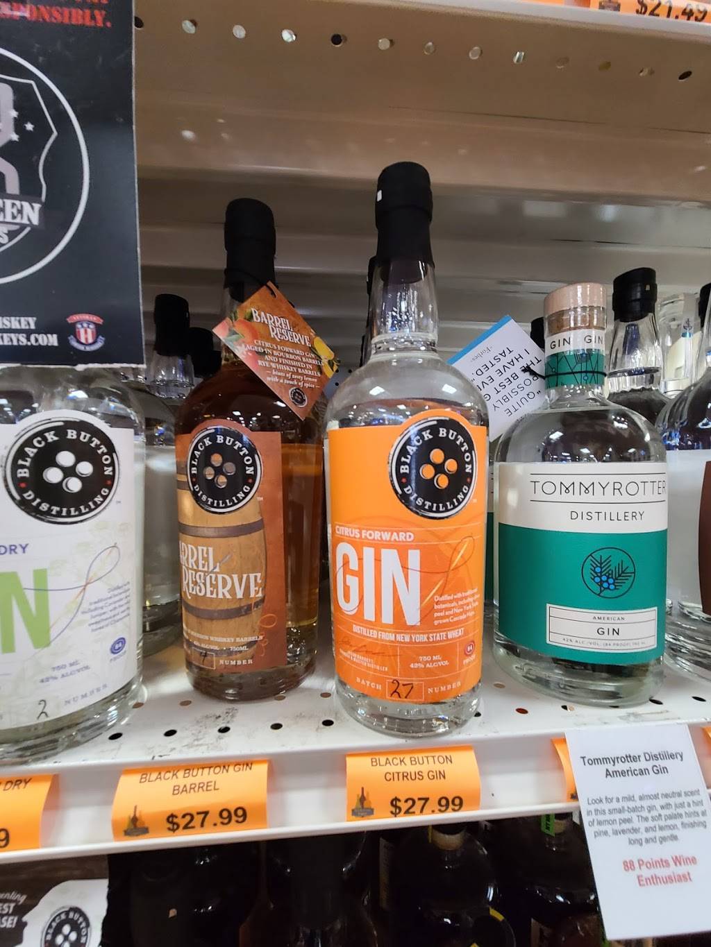 Marketview Liquor | restaurant | 1100 Jefferson Rd, Rochester, NY 14623, USA | 5854272480 OR +1 585-427-2480