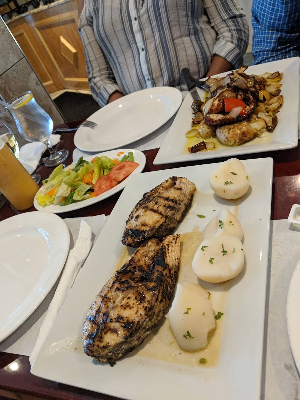 Restaurante Algarve | restaurant | 128 County St, New Bedford, MA 02744, USA | 5088585043 OR +1 508-858-5043