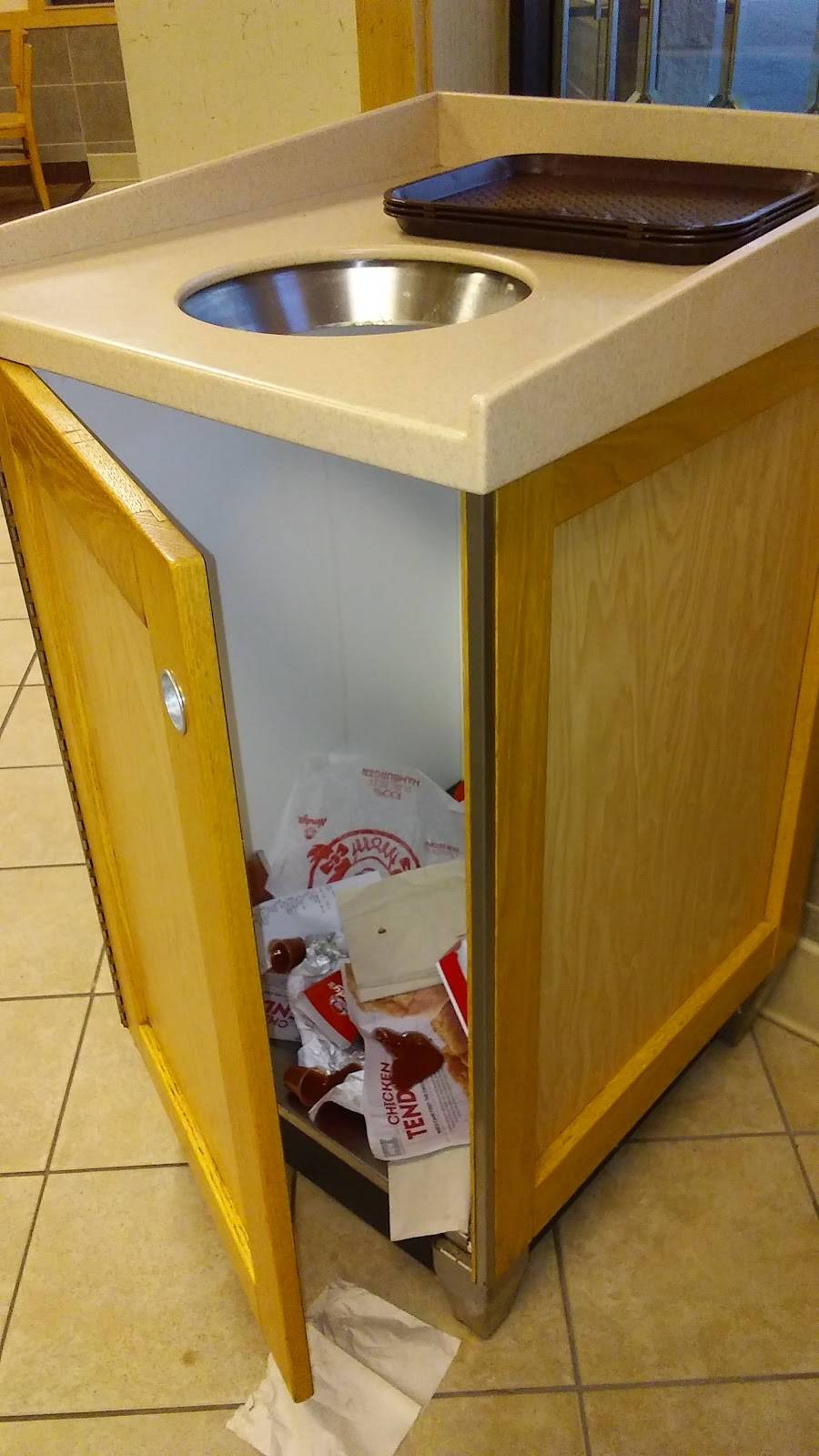 Wendys | restaurant | 166 Mansfield Road, Shelby, OH 44875, USA | 4193473341 OR +1 419-347-3341