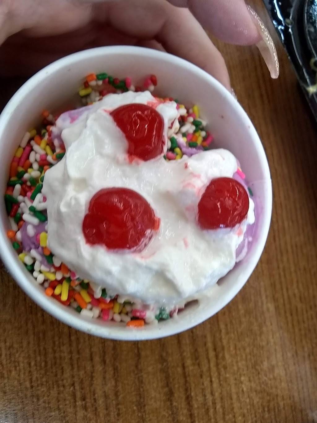 Friendlys | restaurant | W Rte 70, Marlton, NJ 08053, USA | 8565968286 OR +1 856-596-8286