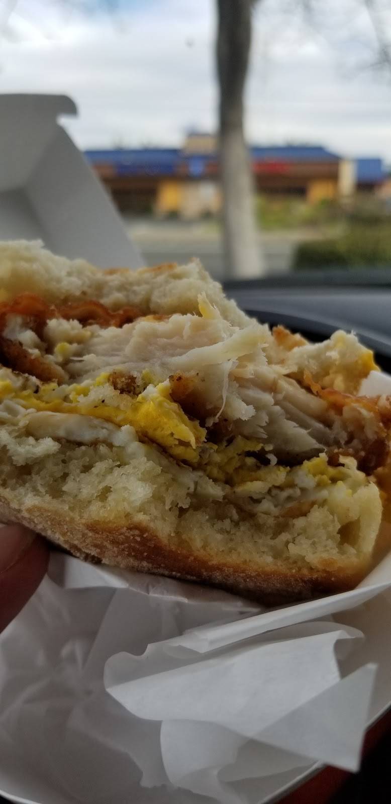 Jack in the Box | restaurant | 1001 Howe Ave, Sacramento, CA 95825, USA | 9166464670 OR +1 916-646-4670