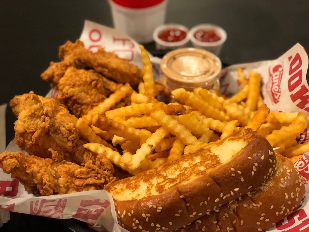 Raising Canes Chicken Fingers | meal takeaway | 960 E University Dr, Tempe, AZ 85281, USA | 4806963497 OR +1 480-696-3497