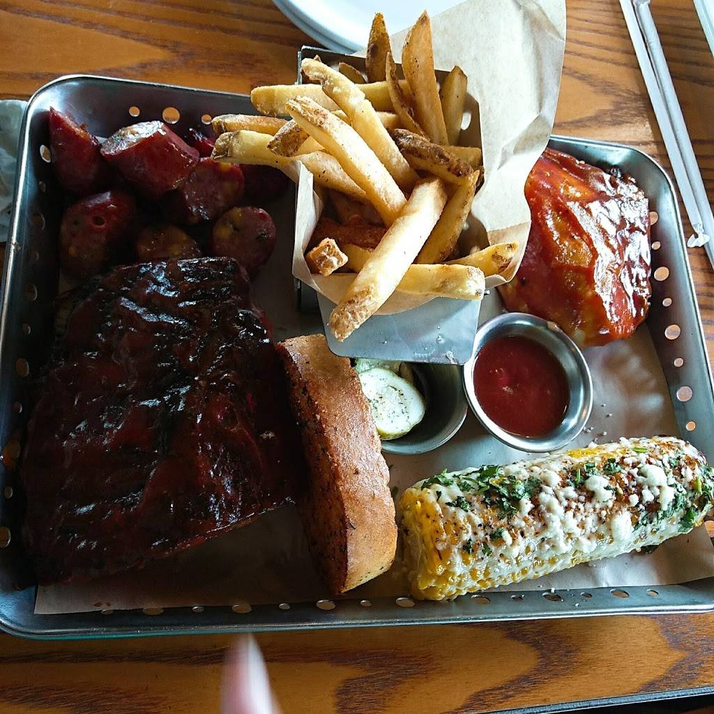 Chilis Grill & Bar | meal takeaway | 140 NJ-17, East Rutherford, NJ 07073, USA | 2014384150 OR +1 201-438-4150