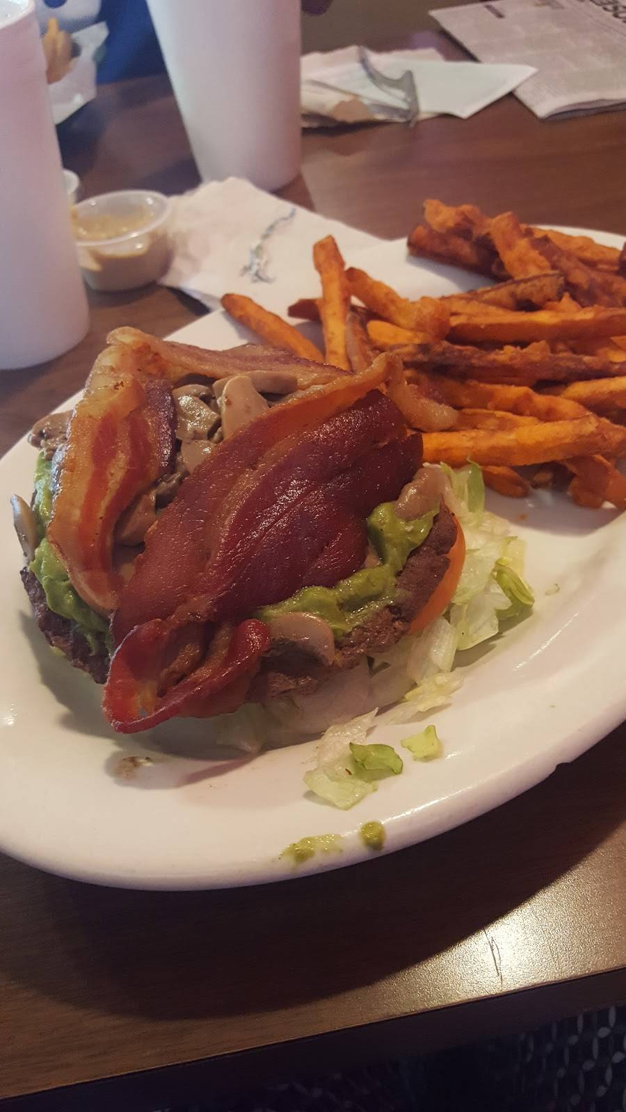 Smithharts Downtown Grill | restaurant | 104 That Way, Lake Jackson, TX 77566, USA | 9792970082 OR +1 979-297-0082