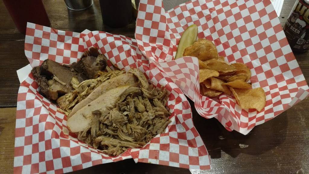 Big Willies Smokehouse | restaurant | 23 Monument Sq, Urbana, OH 43078, USA | 9375084686 OR +1 937-508-4686