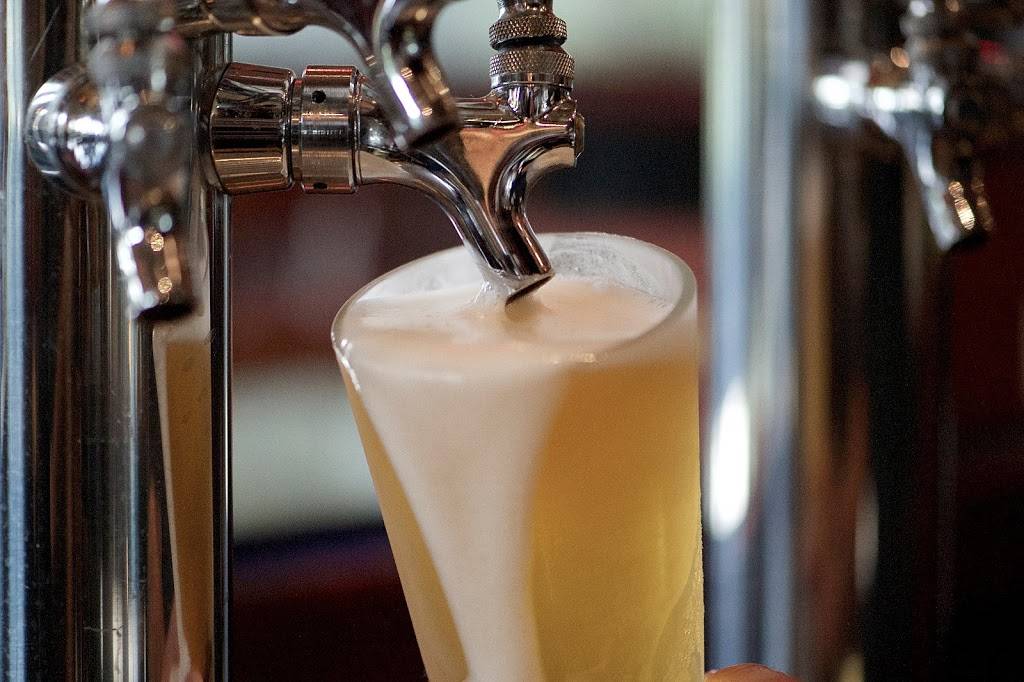 19th Hole Bar and Grill | restaurant | 5001 NW 104th Ave, Doral, FL 33178, USA | 3055918800 OR +1 305-591-8800