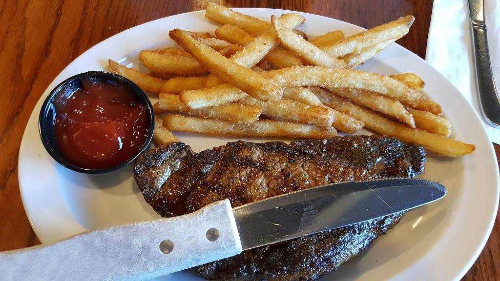 Center Street Grill | restaurant | 120 N Center St, Turlock, CA 95380, USA | 2096345100 OR +1 209-634-5100