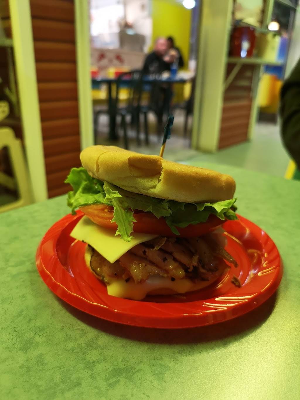 Cantine La Fringale | restaurant | 100 Boulevard Sir-Wilfrid-Laurier, McMasterville, QC J3G 1P8, Canada | 4505361713 OR +1 450-536-1713