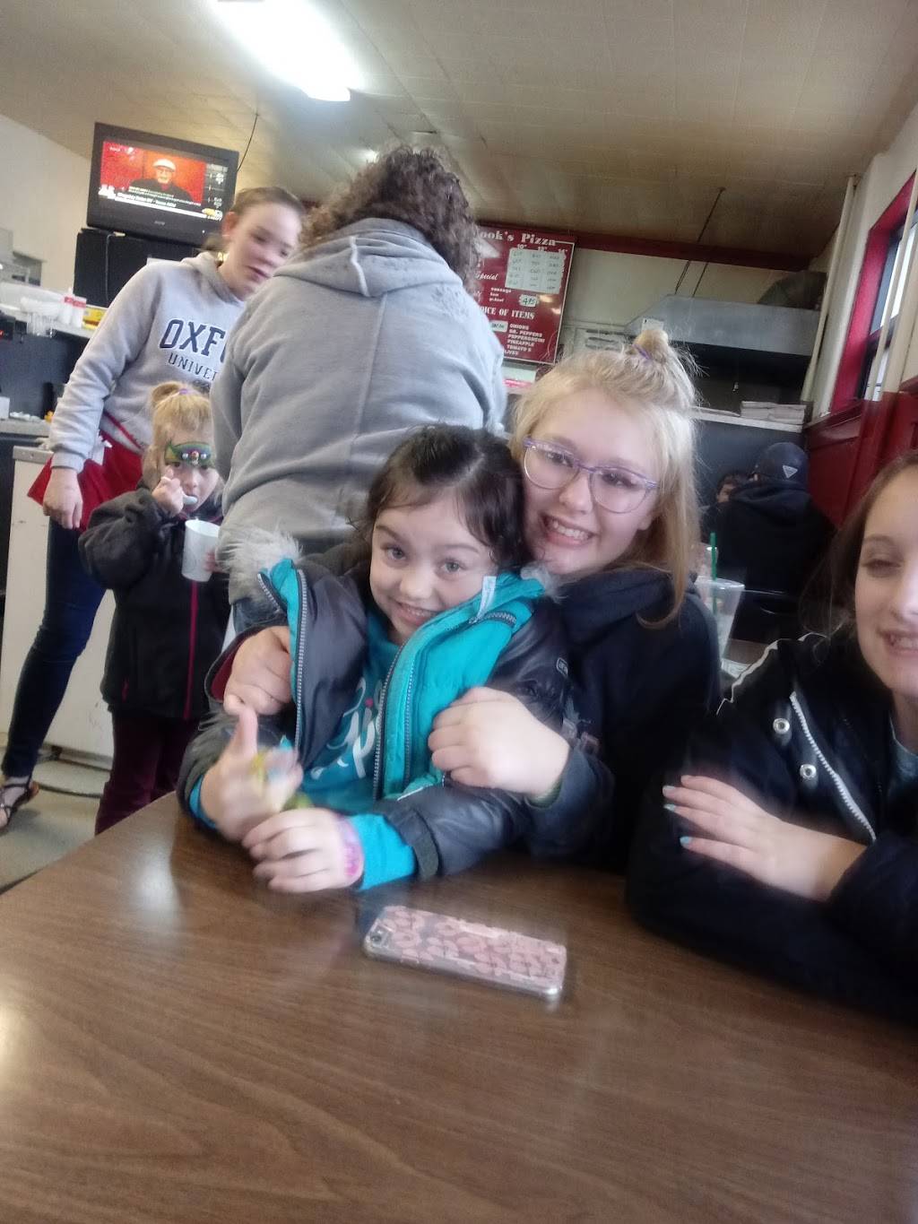 Cooks Pizza | restaurant | 101 S Elkhart Ave, Wakarusa, IN 46516, USA | 5748624425 OR +1 574-862-4425