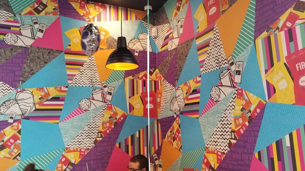 Taco Bell | restaurant | 4041 US-1, Monmouth Junction, NJ 08852, USA | 7322477801 OR +1 732-247-7801