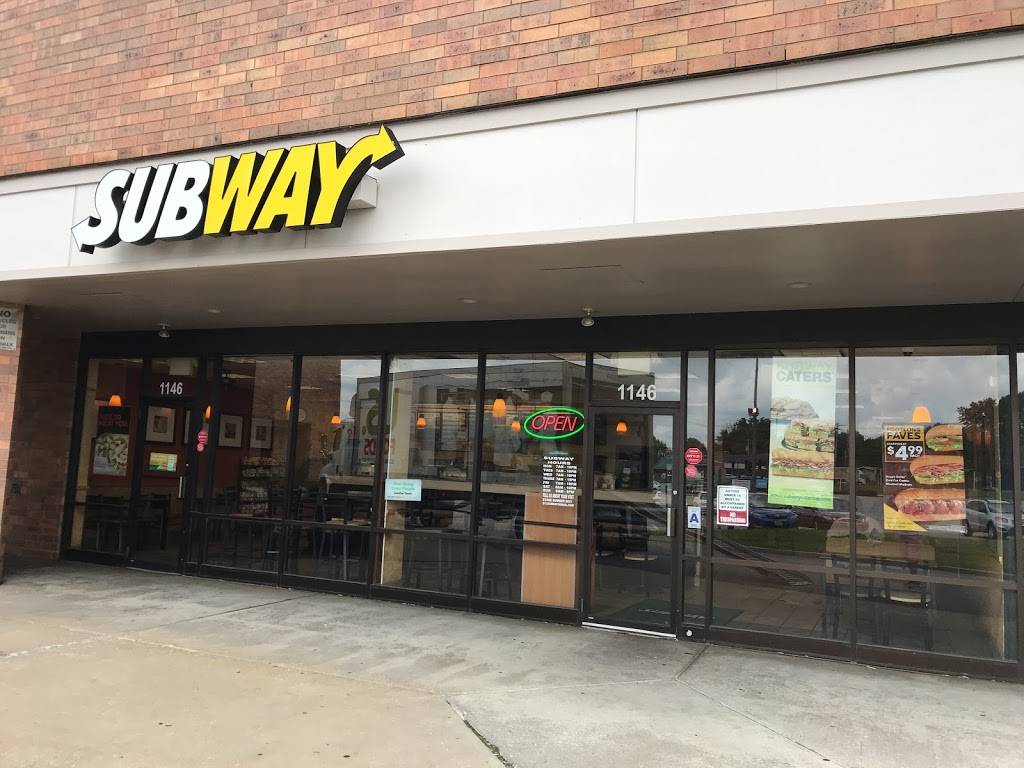 Subway | restaurant | 1146 & 1148 Shackelford Rd, Florissant, MO 63031, USA | 3148371782 OR +1 314-837-1782