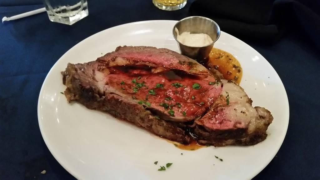 HKs Restaurant and Bar | restaurant | 315 Four Seasons Dr, Lake Ozark, MO 65049, USA | 5733658509 OR +1 573-365-8509