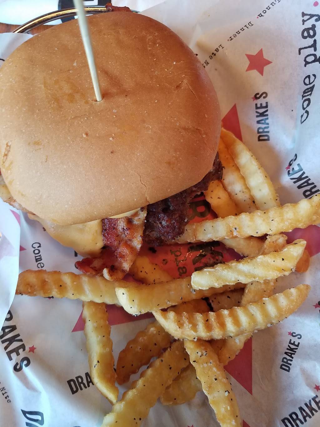 Drakes | restaurant | 242 Morrell Rd, Knoxville, TN 37919, USA | 8654741188 OR +1 865-474-1188