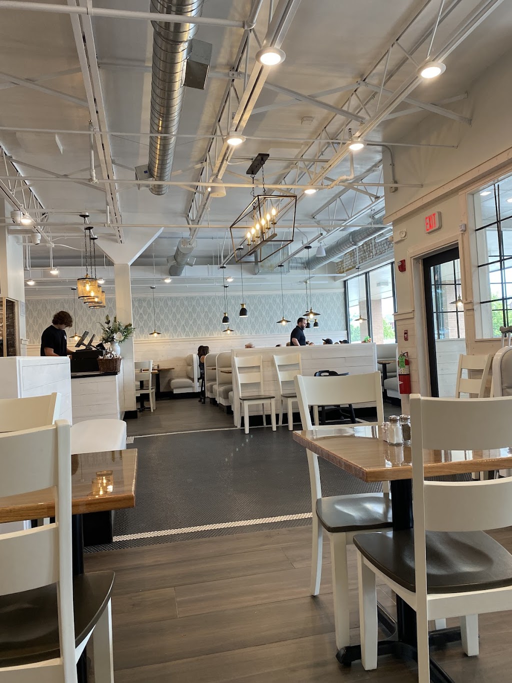 The Southern Kitchen | restaurant | 818 E Kensington Rd, Arlington Heights, IL 60004, USA | 2247353277 OR +1 224-735-3277