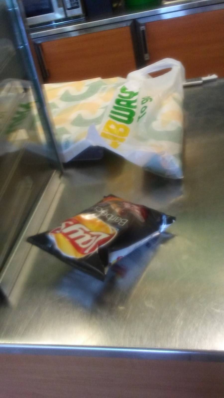 Subway Restaurants | restaurant | 2425 S Cockrell Hill Rd, Dallas, TX 75211, USA | 2143373900 OR +1 214-337-3900