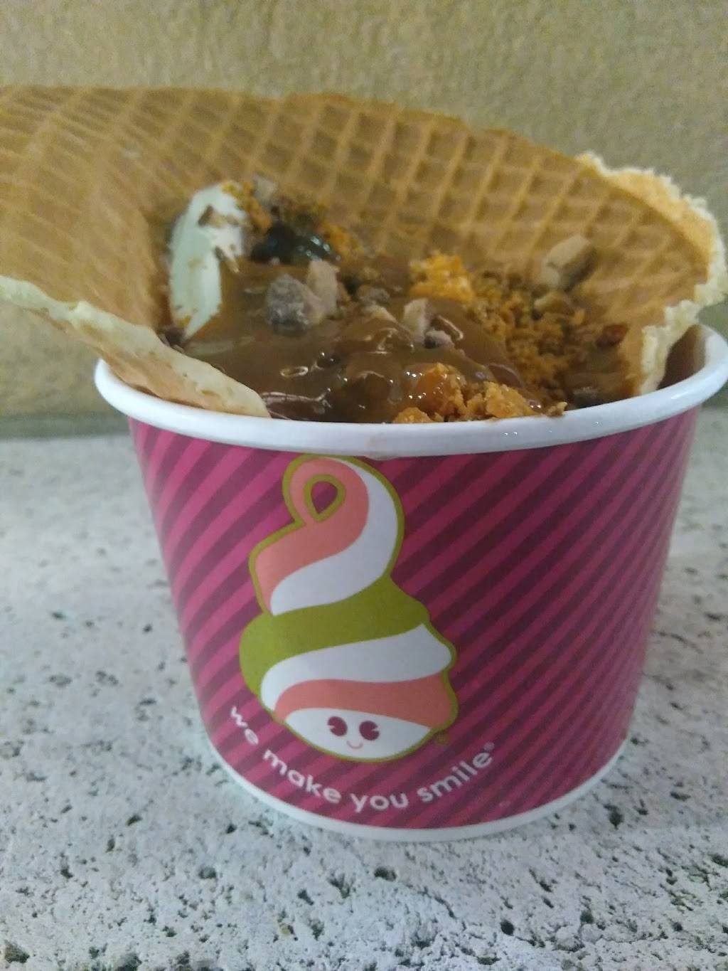 Menchies Frozen Yogurt | bakery | 1505 W New Haven Ave, West Melbourne, FL 32904, USA | 3217258889 OR +1 321-725-8889