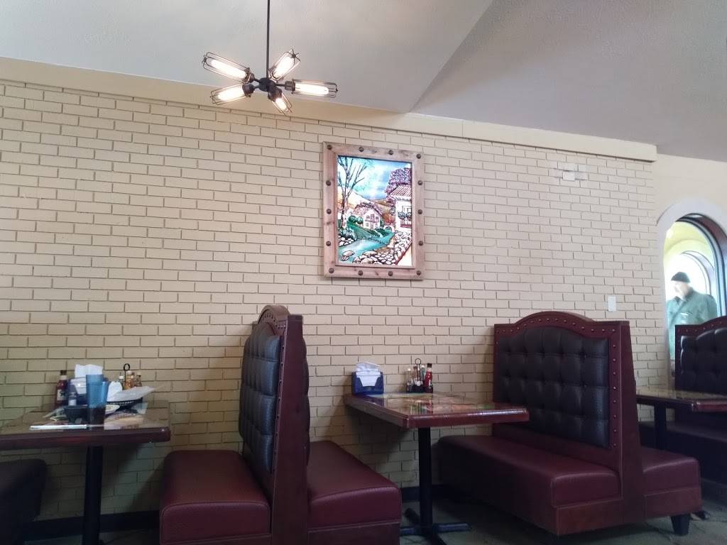 La Tolteca | restaurant | 2756 New Pinery Rd, Portage, WI 53901, USA | 6087456776 OR +1 608-745-6776