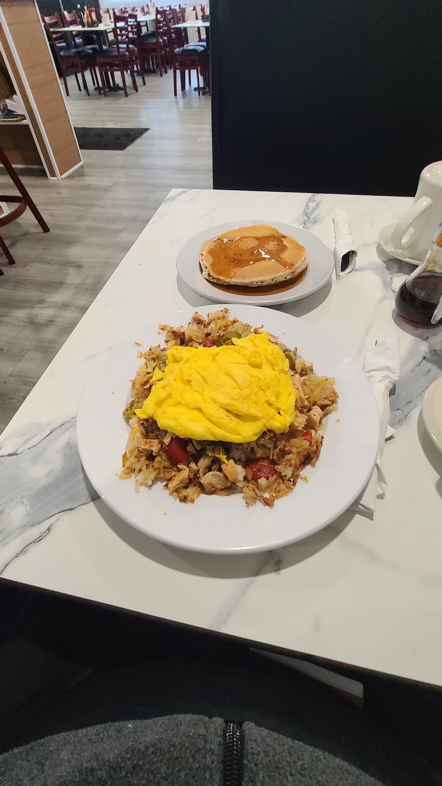 Honey Bee Pancake House | restaurant | 9543 Wicker Ave, St John, IN 46373, USA | 2195580090 OR +1 219-558-0090