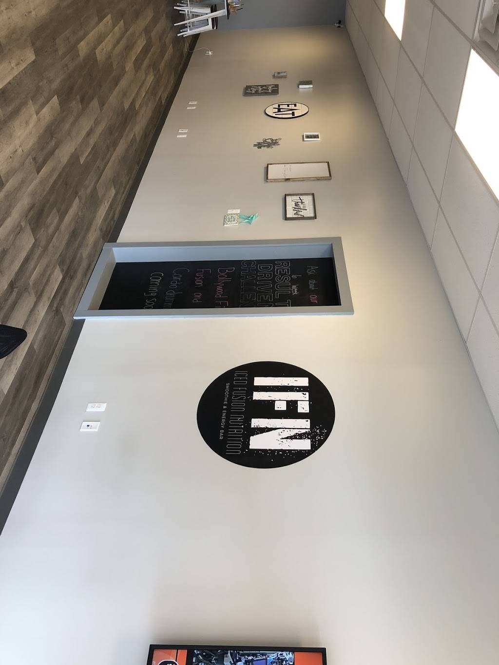 Iced Fusion Smoothie Bar | restaurant | 42090 Ford Rd, Canton, MI 48187, USA | 7346673220 OR +1 734-667-3220