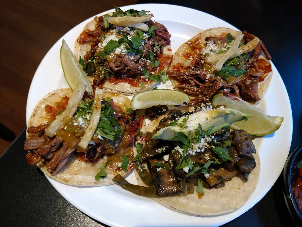 Uno Mas Taqueria y Cantina | restaurant | 1585 S Pearl St, Denver, CO 80210, USA | 3037772866 OR +1 303-777-2866