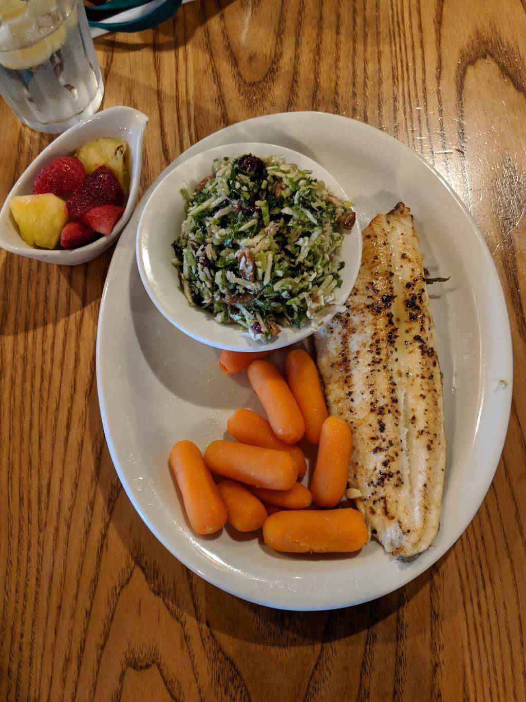 Cracker Barrel Old Country Store | restaurant | 105 Commercial Blvd, Flat Rock, NC 28731, USA | 8286925560 OR +1 828-692-5560