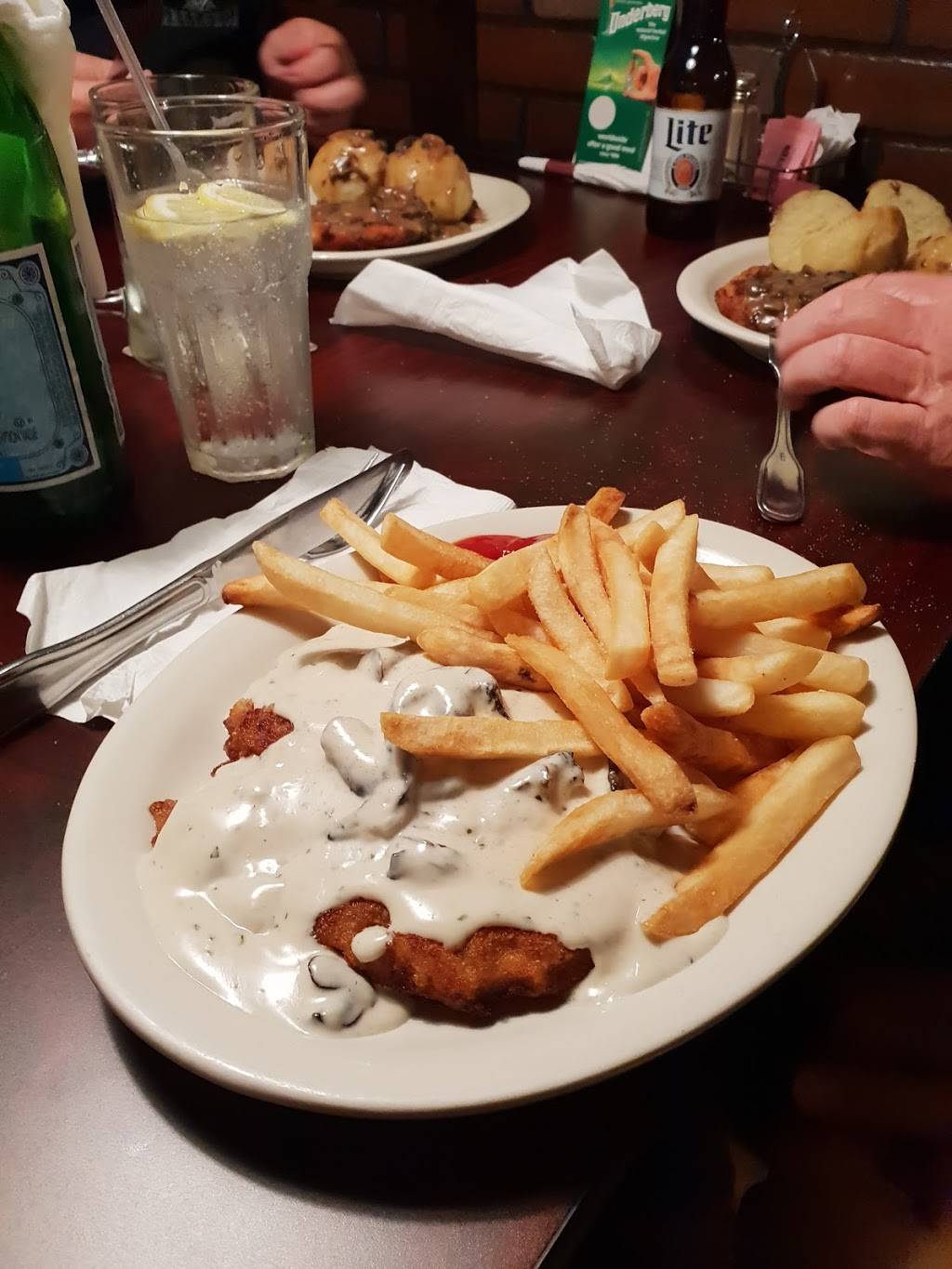 Stanijas European Restaurant | restaurant | 3816 Chiquita Blvd S, Cape Coral, FL 33914, USA | 2395402000 OR +1 239-540-2000