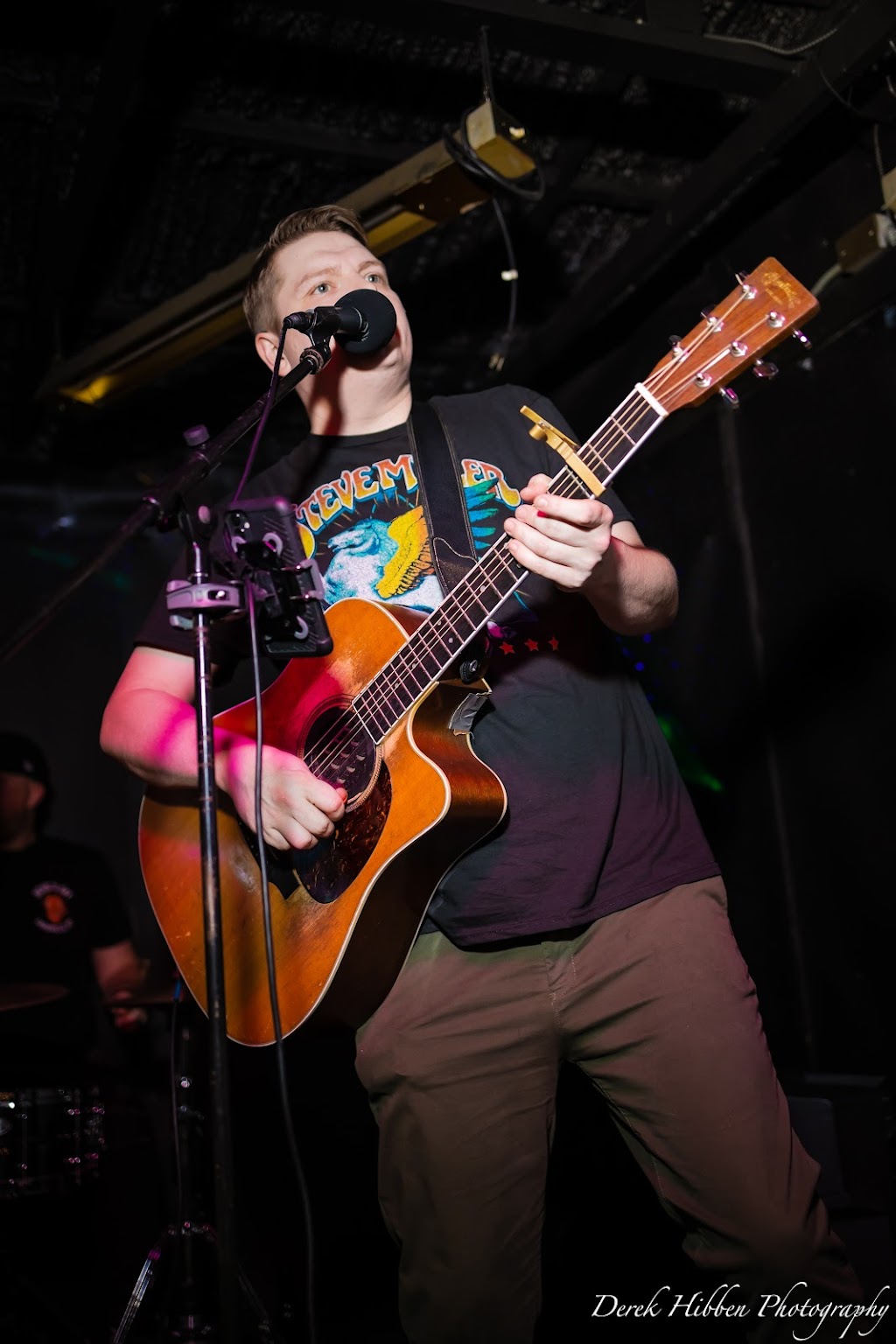 The Fox Den- Billiards, Bites, & Brews | restaurant | 3814 Frankfort Ave, Louisville, KY 40207, USA | 5027420068 OR +1 502-742-0068