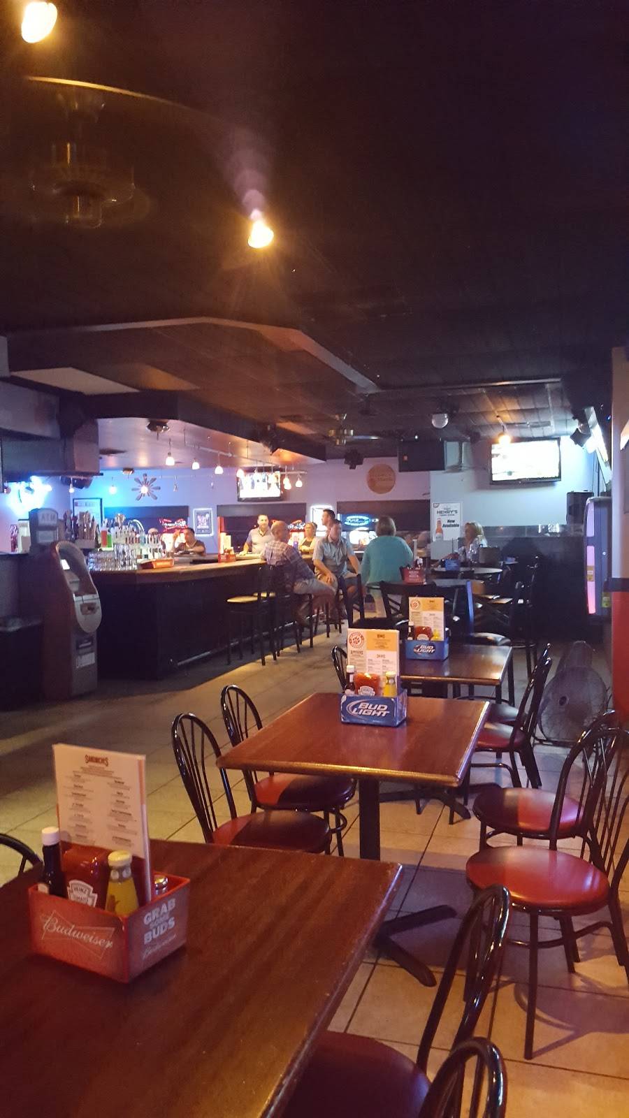 Big Daddys Edwardsville | restaurant | 132 N Main St, Edwardsville, IL 62025, USA | 6186569706 OR +1 618-656-9706