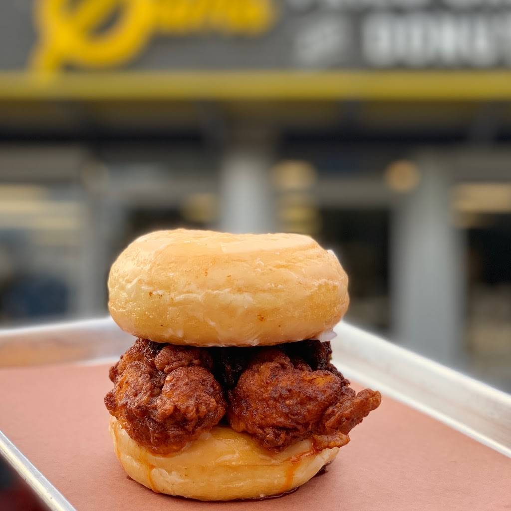 Sam’s Fried Chicken & Donuts | restaurant | 601 Heights Blvd, Houston, TX 77007, USA | 7138803550 OR +1 713-880-3550