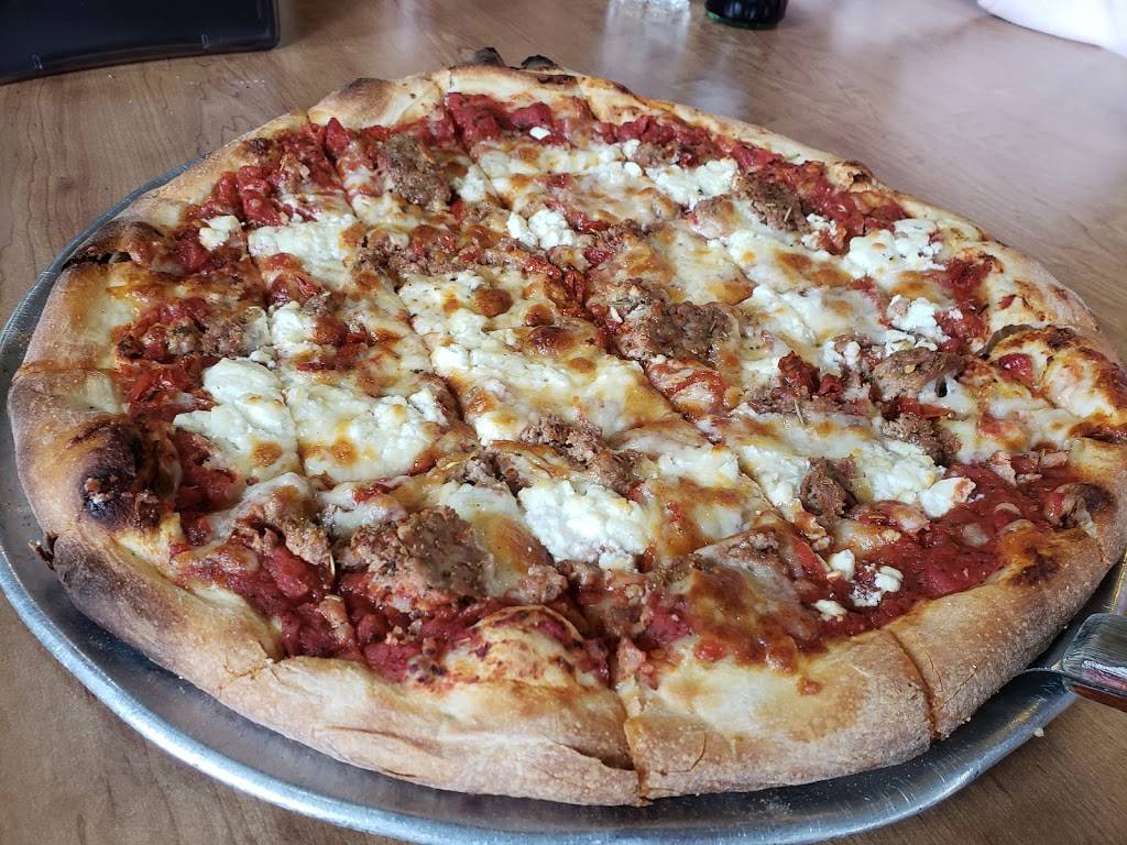 Classic Slice | restaurant | 2797 S Kinnickinnic Ave, Milwaukee, WI 53207, USA | 4142382406 OR +1 414-238-2406