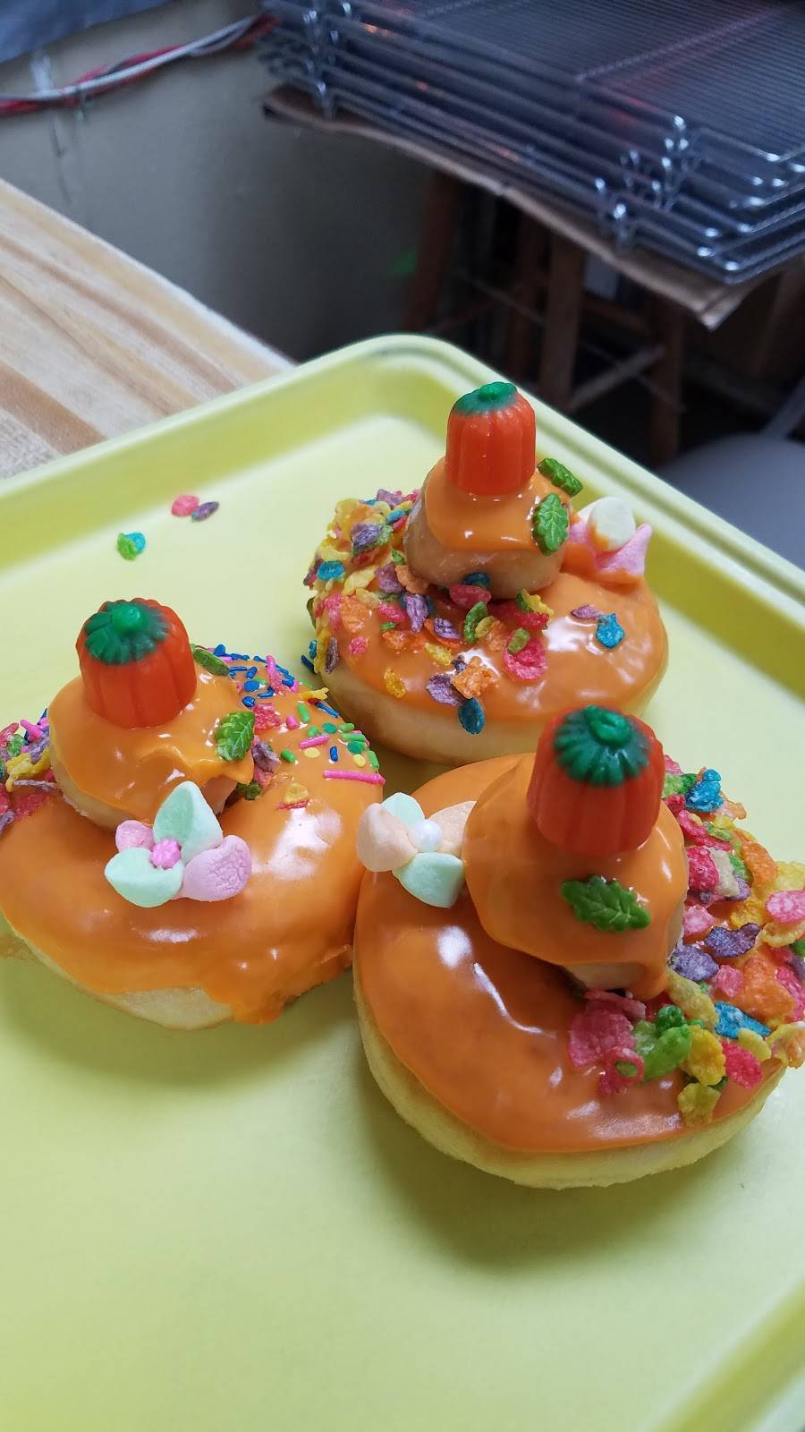 Acton Donuts | restaurant | 3101 Fall Creek Hwy, Granbury, TX 76049, USA | 8173268394 OR +1 817-326-8394