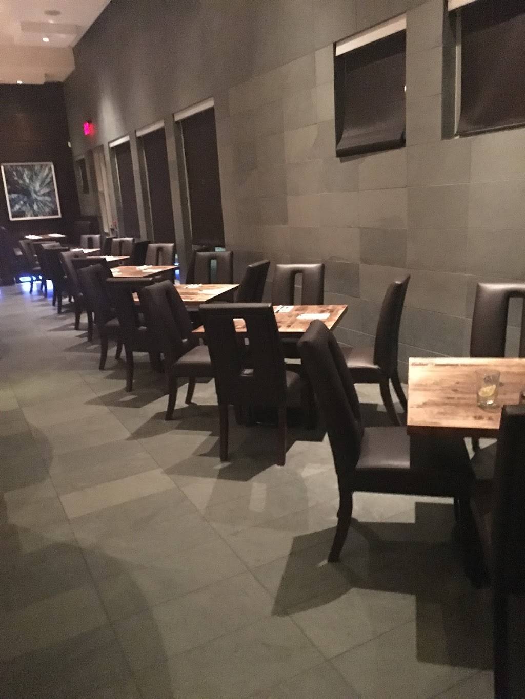 Moxies Grill & Bar | night club | 509 Bayfield St, Barrie, ON L4M 4Z8, Canada | 7057335252 OR +1 705-733-5252