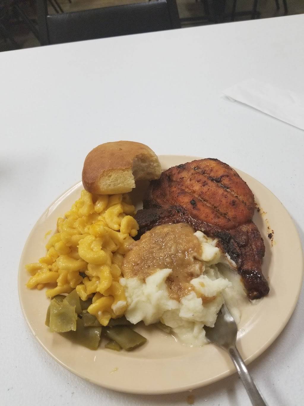 World Famous Smokehouse Grill | restaurant | 5843 SC-151, Jefferson, SC 29718, USA | 8436583045 OR +1 843-658-3045