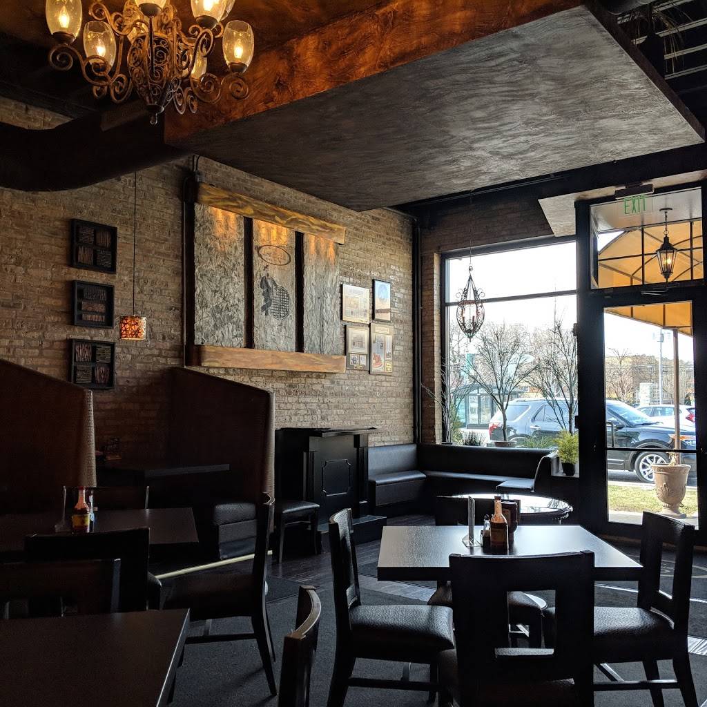 Chicagos Home of Chicken & Waffles | restaurant | 543 Madison St, Oak Park, IL 60302, USA | 7085243300 OR +1 708-524-3300