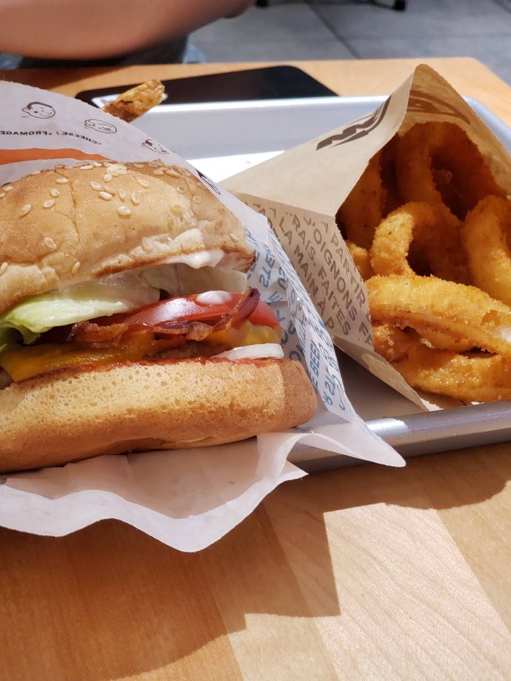 A&W Canada | restaurant | 2625 Yonge St, Toronto, ON M4P 2J6, Canada | 4169038465 OR +1 416-903-8465